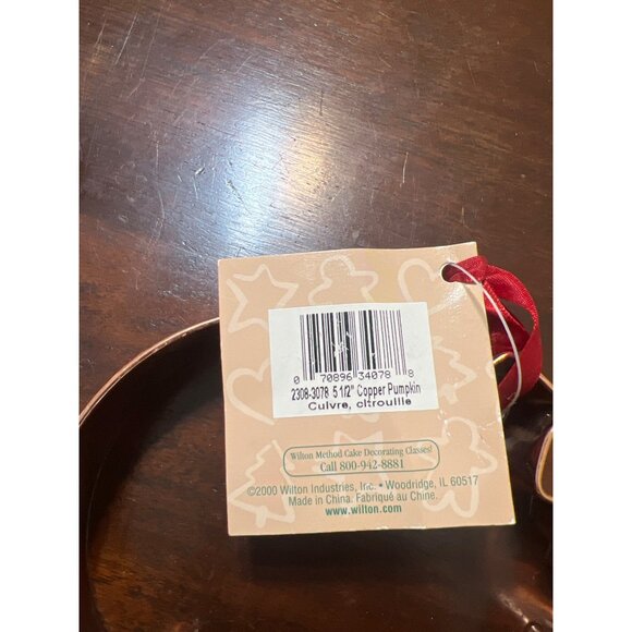 Vintage 2000 Wilton Solid Copper Cutter 5.5" Pumpkin New With Tags - Picture 3 of 3